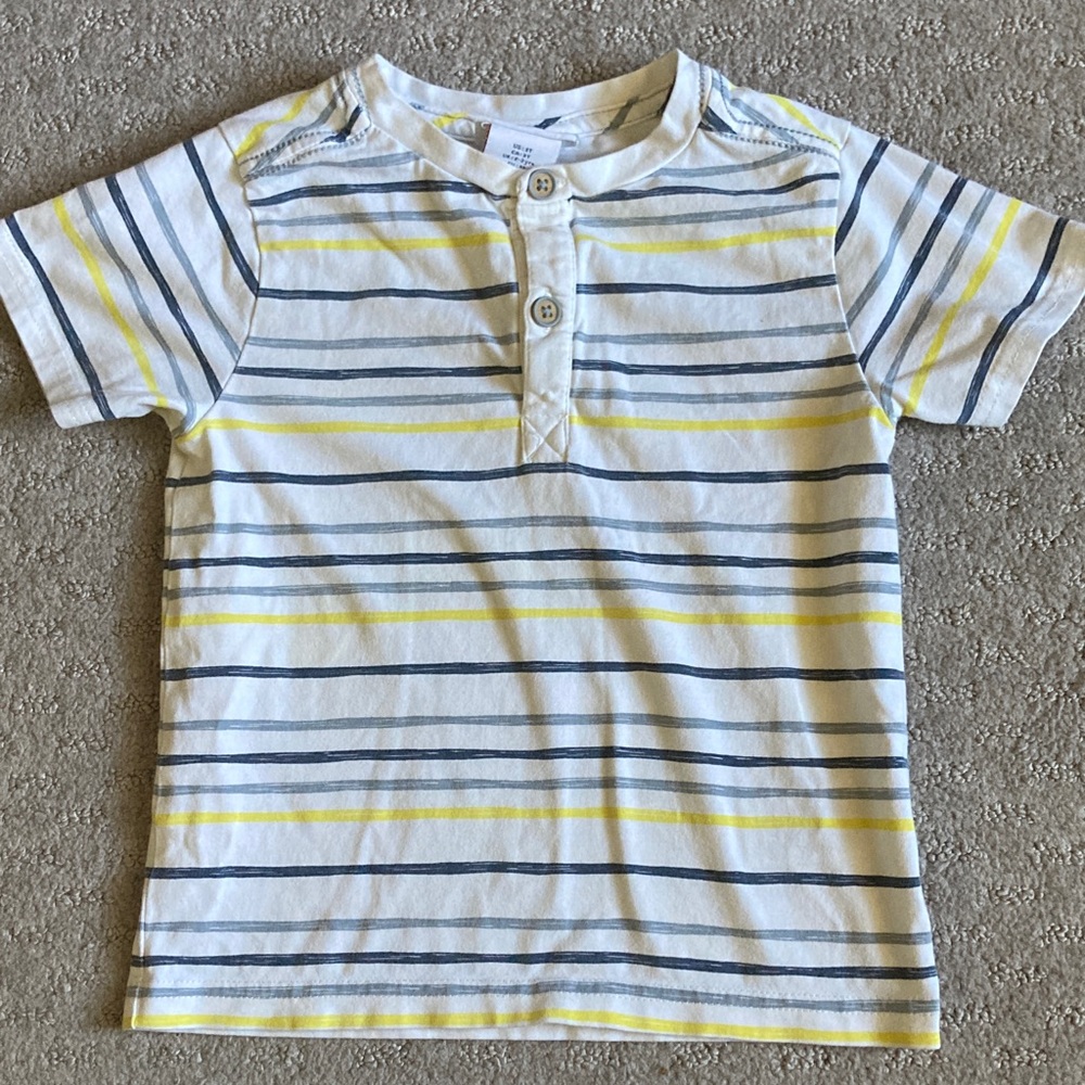 7-pc Bundle assorted little boys clothes, Sz ~3-4T. - Picture 5 of 9